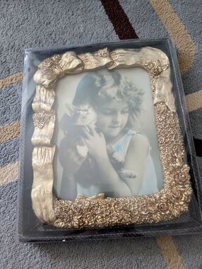 Vintage  , Elegant Picture frame ornate gold floral 8” x 10”
